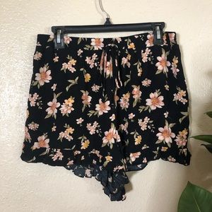 American Eagle Floral Print Ruffle Shorts